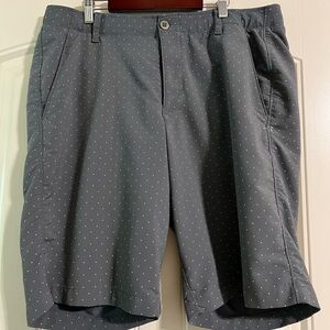 Under Armour heat gear gray with white dots golf shorts